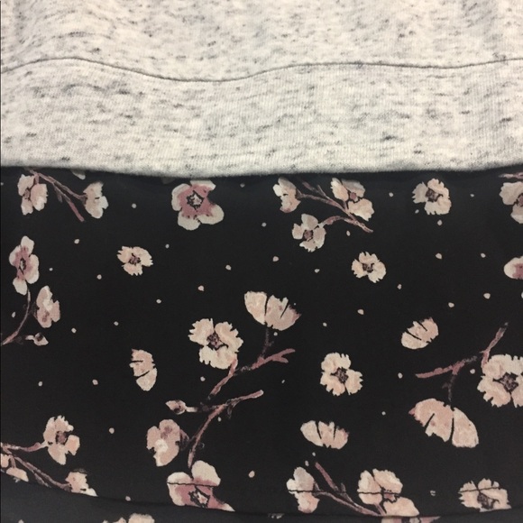 MAURICES Pretty gray top over flower print bottom - Picture 2 of 8